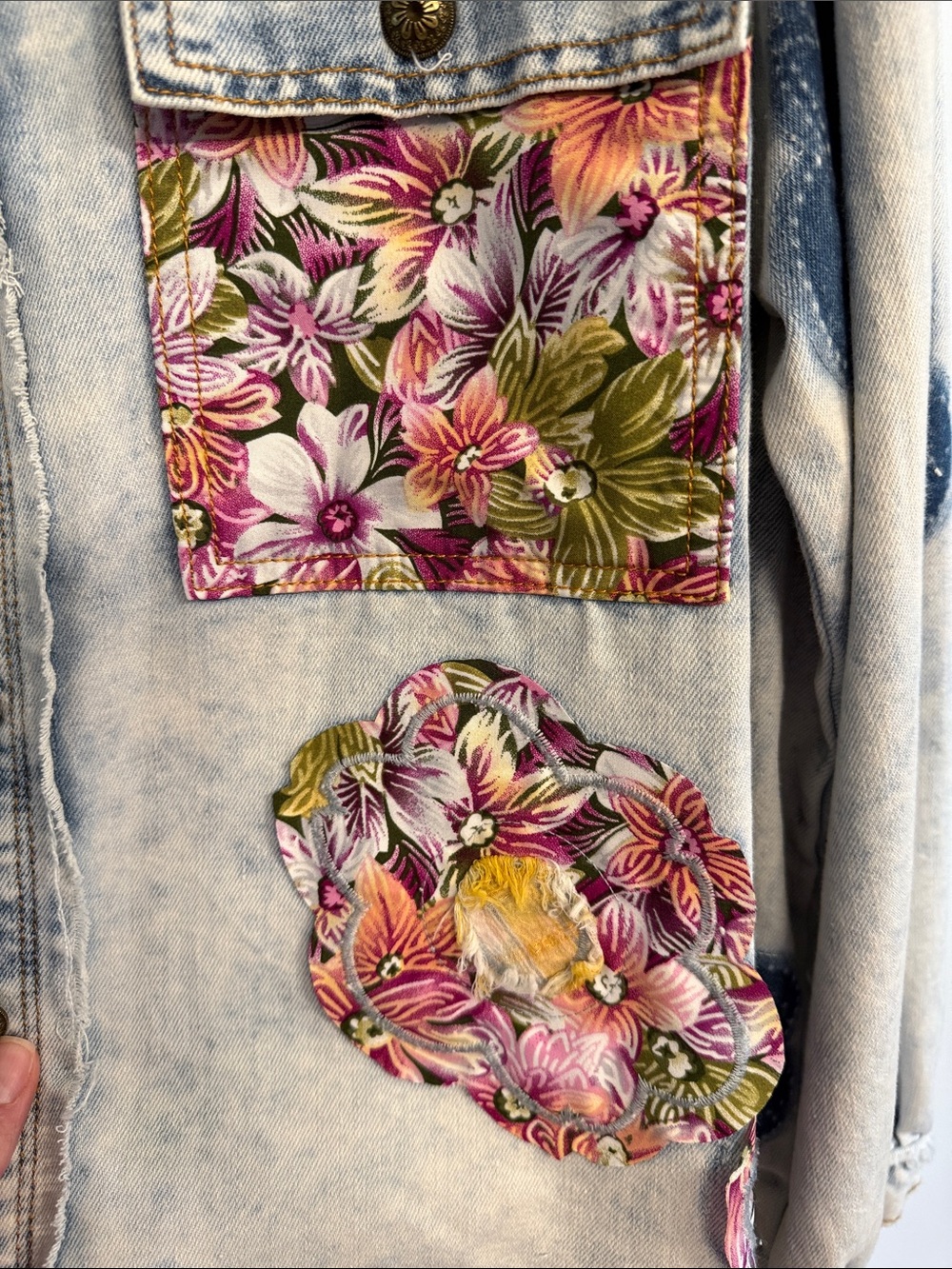 POL Light Blue Acid-Wash Denim Jacket with Pink Floral Patches - Picture 4 of 9